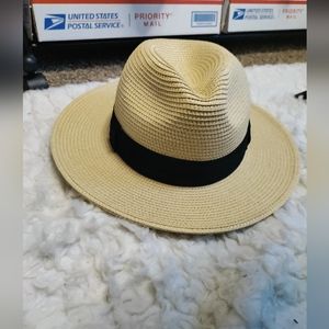 SOLAR ESCAPE HAT